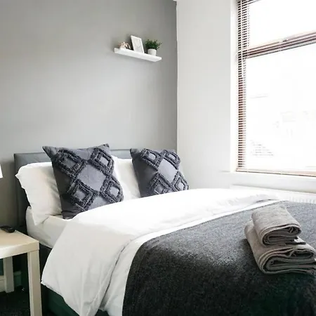 Feriehus Charming 3-bedroom Retreat In By Amazing Spaces Relocations Ltd.